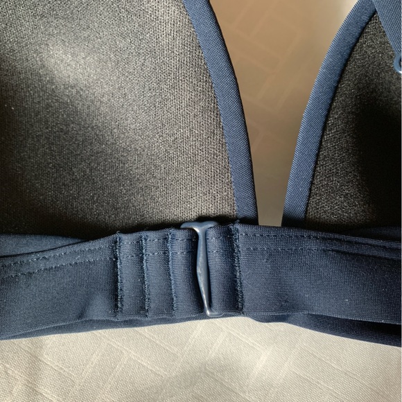 NEW LTD. EDT. lululemon SZ. 2 Waterside Swim Top True Navy/C Cup BNWT - Picture 4 of 13